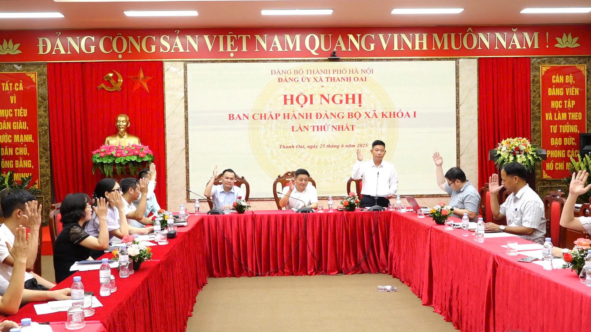 Hội nghị Ban chấp hành Đảng bộ xã Thanh Oai (mới) lần thứ nhất- Ảnh 4.