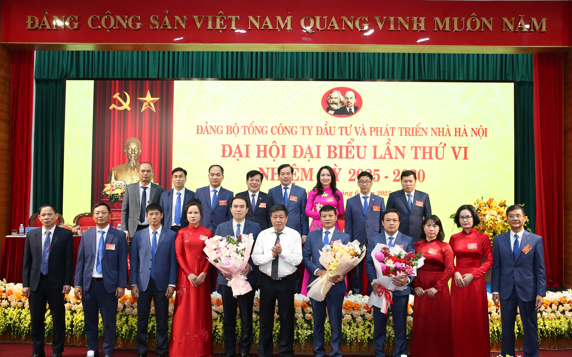 Ra mắt Ban Chấp hành Đảng bộ Tổng công ty Đầu tư và Phát triển nhà Hà Nội lần thứ VI, nhiệm kỳ 2025-2030