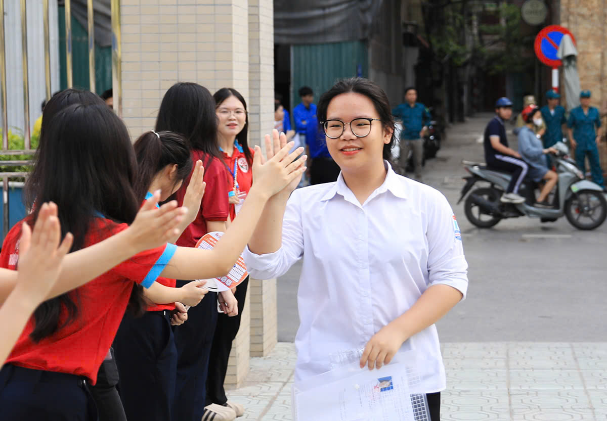 Học sinh Hà Nội tự tin bước vào kỳ thi lớp 10 THPT năm học 2025-2026- Ảnh 2.