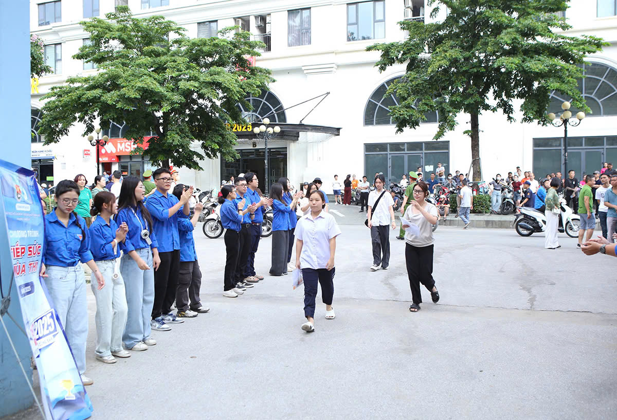 Học sinh Hà Nội tự tin bước vào kỳ thi lớp 10 THPT năm học 2025-2026- Ảnh 11.