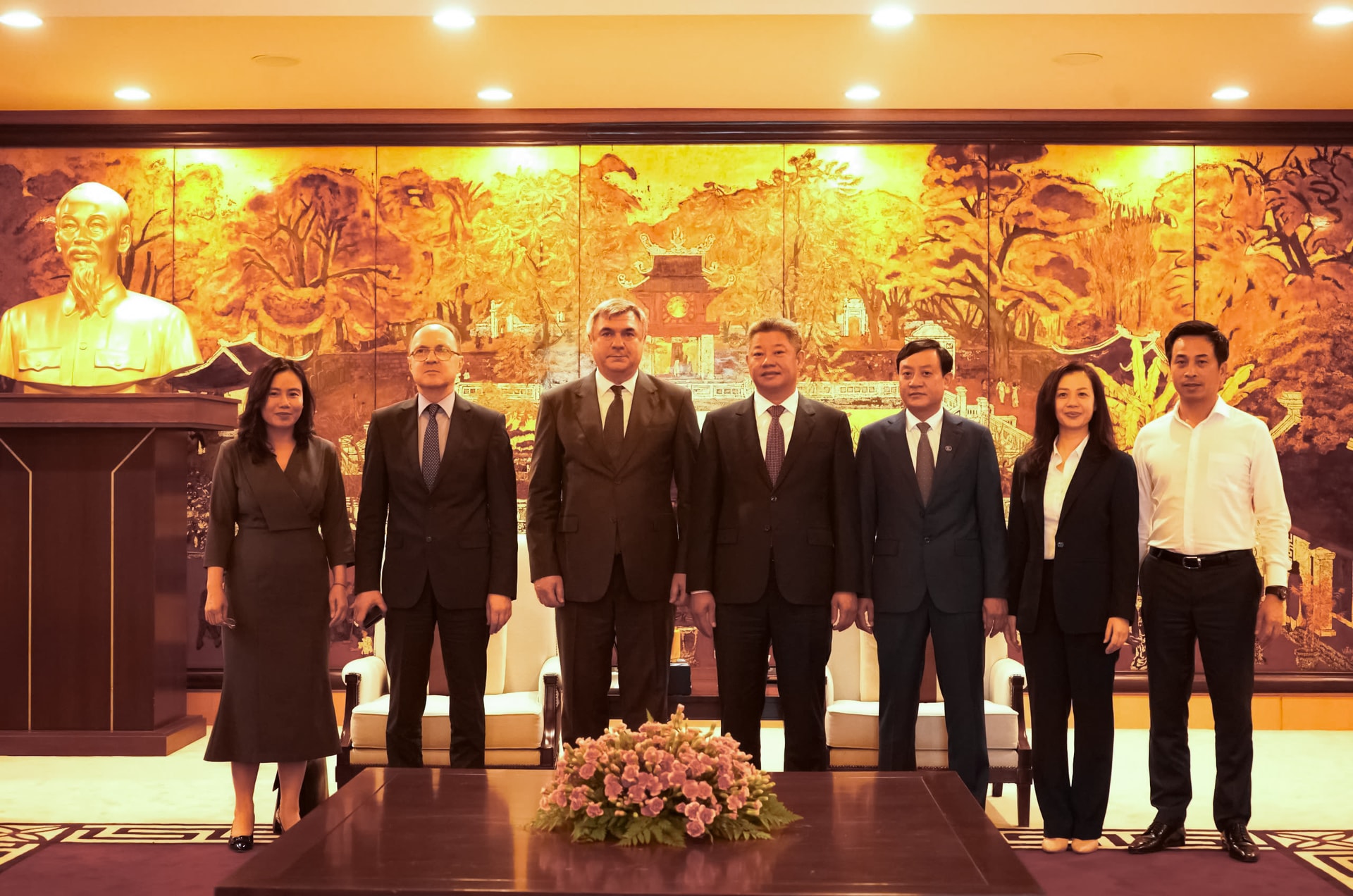 Thúc đẩy quan hệ hợp tác ngày càng bền chặt giữa Hà Nội - Saint Petersburg- Ảnh 2.