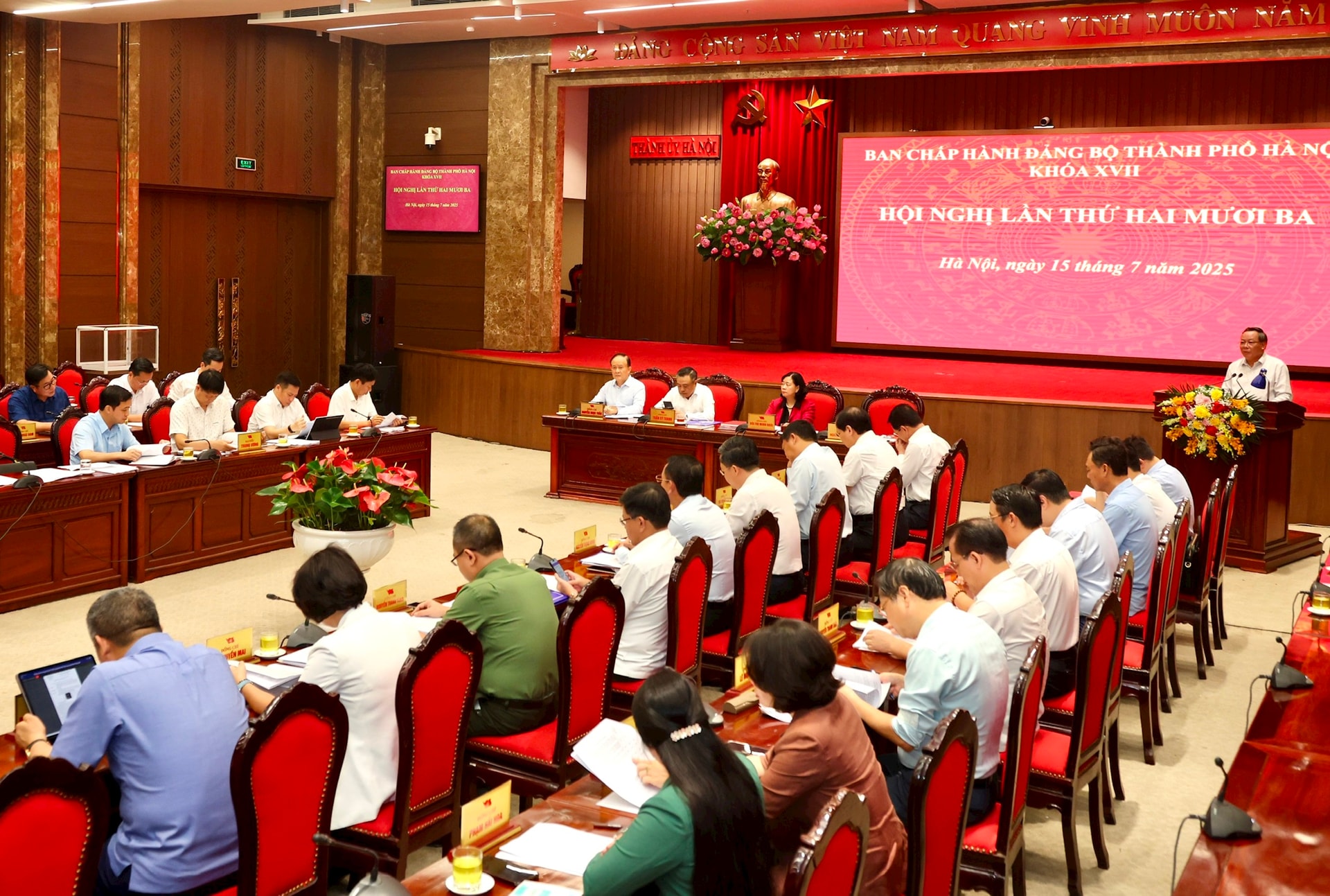 Tập trung cao độ, nỗ lực phấn đấu thực hiện thắng lợi các nhiệm vụ chính trị năm 2025- Ảnh 2.