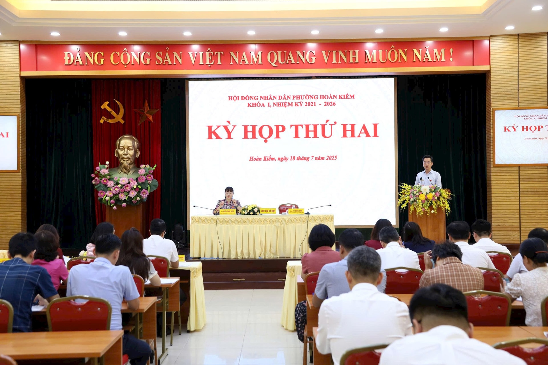 Hoàn Kiếm: Khắc phục khó khăn để hoàn thành kế hoạch phát triển kinh tế - xã hội- Ảnh 2.