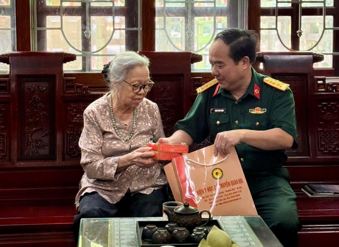 Phường Định Công khám bệnh, phát thuốc cho 327 đối tượng chính sách, người có công- Ảnh 3.