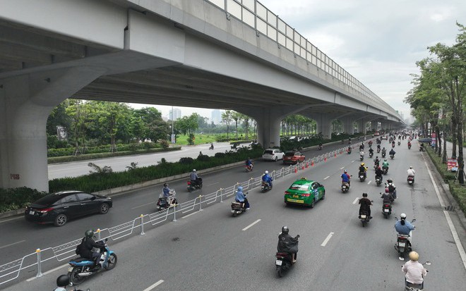 Việc phân làn cứng sẽ giúp người dân lưu thông an toàn hơn.