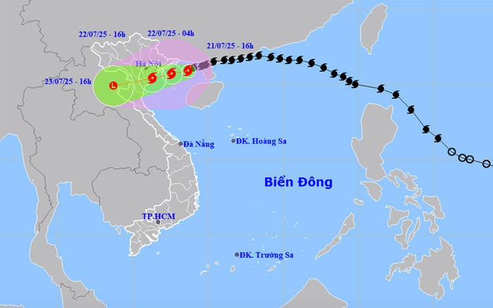 Hình ảnh bão số 3 (Wipha) tiến vào đất liền