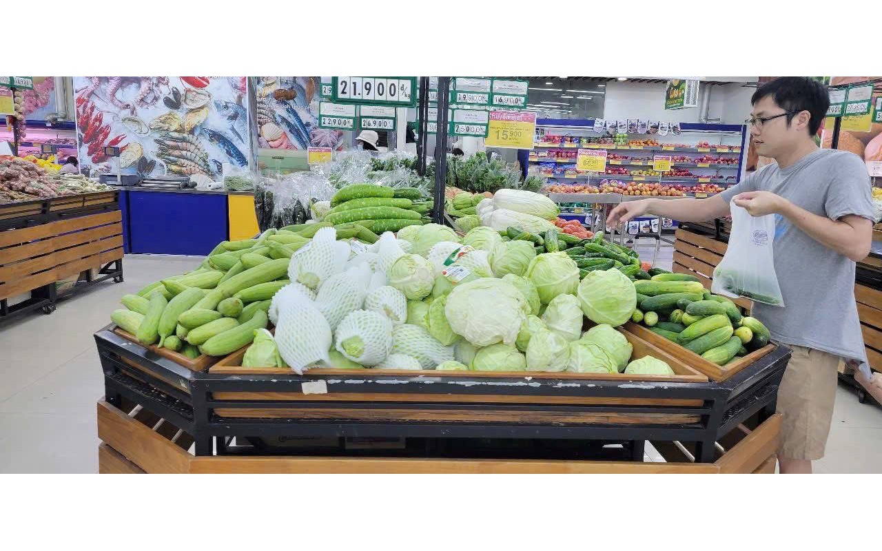 Hệ thống Co.opmart và Co.op Food tăng mức dự trữ hàng hoá thiết yếu lên gấp 2-3 lần.