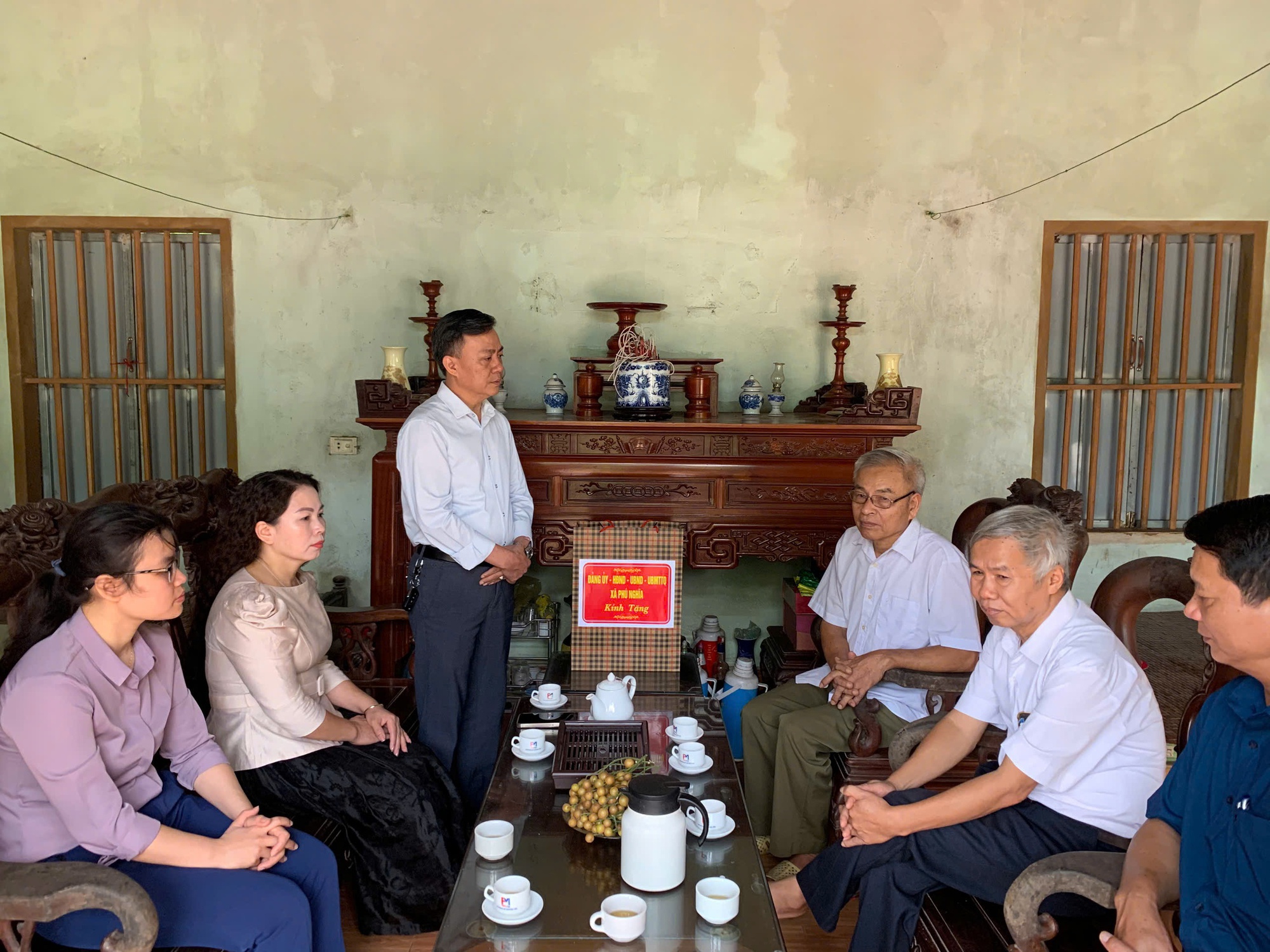 Xã Phú Nghĩa thăm tặng quà tri ân các gia đình chính sách- Ảnh 13.