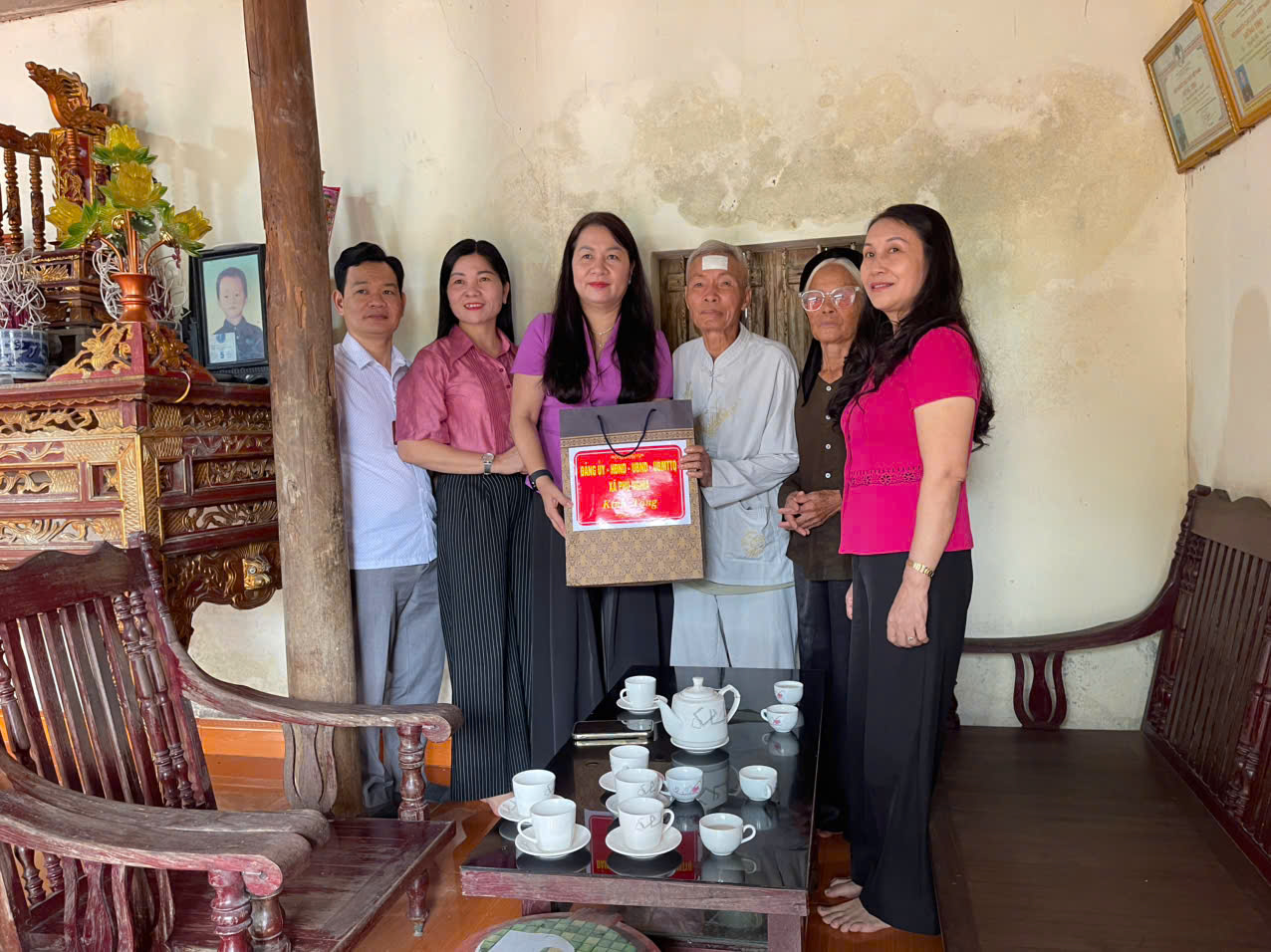 Xã Phú Nghĩa thăm tặng quà tri ân các gia đình chính sách- Ảnh 19.