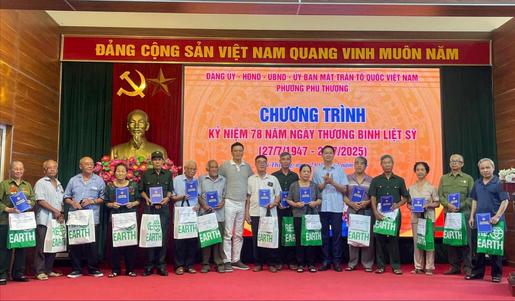 Phường Phú Thượng tri ân các gia đình thương binh, liệt sĩ- Ảnh 2.
