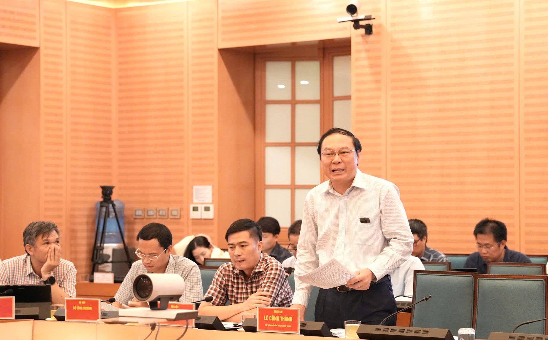 Hà Nội sẽ sớm ban hành các nghị quyết để hỗ trợ người dân chuyển đổi xanh- Ảnh 3.