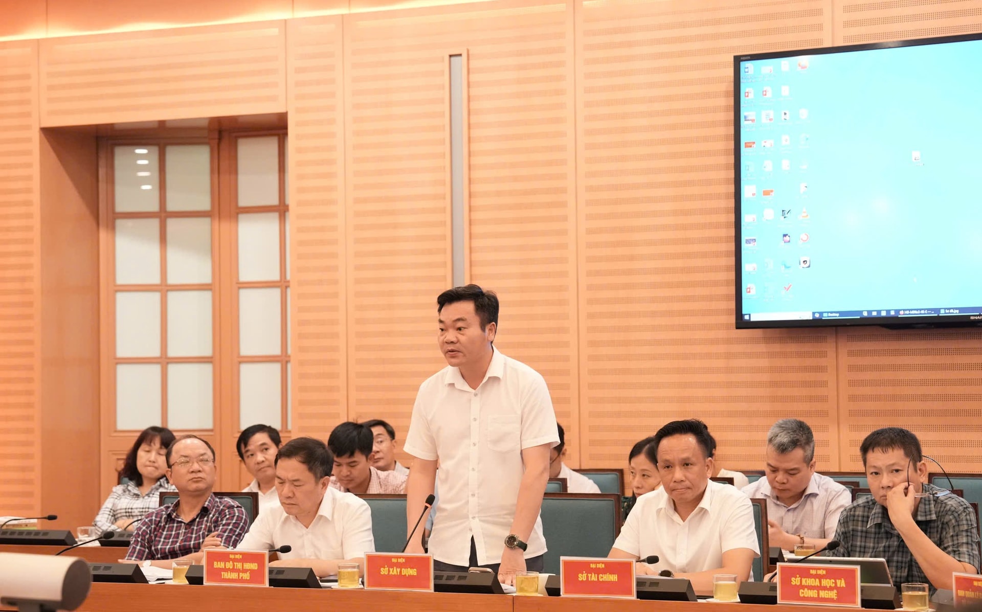 Hà Nội sẽ sớm ban hành các nghị quyết để hỗ trợ người dân chuyển đổi xanh- Ảnh 7.