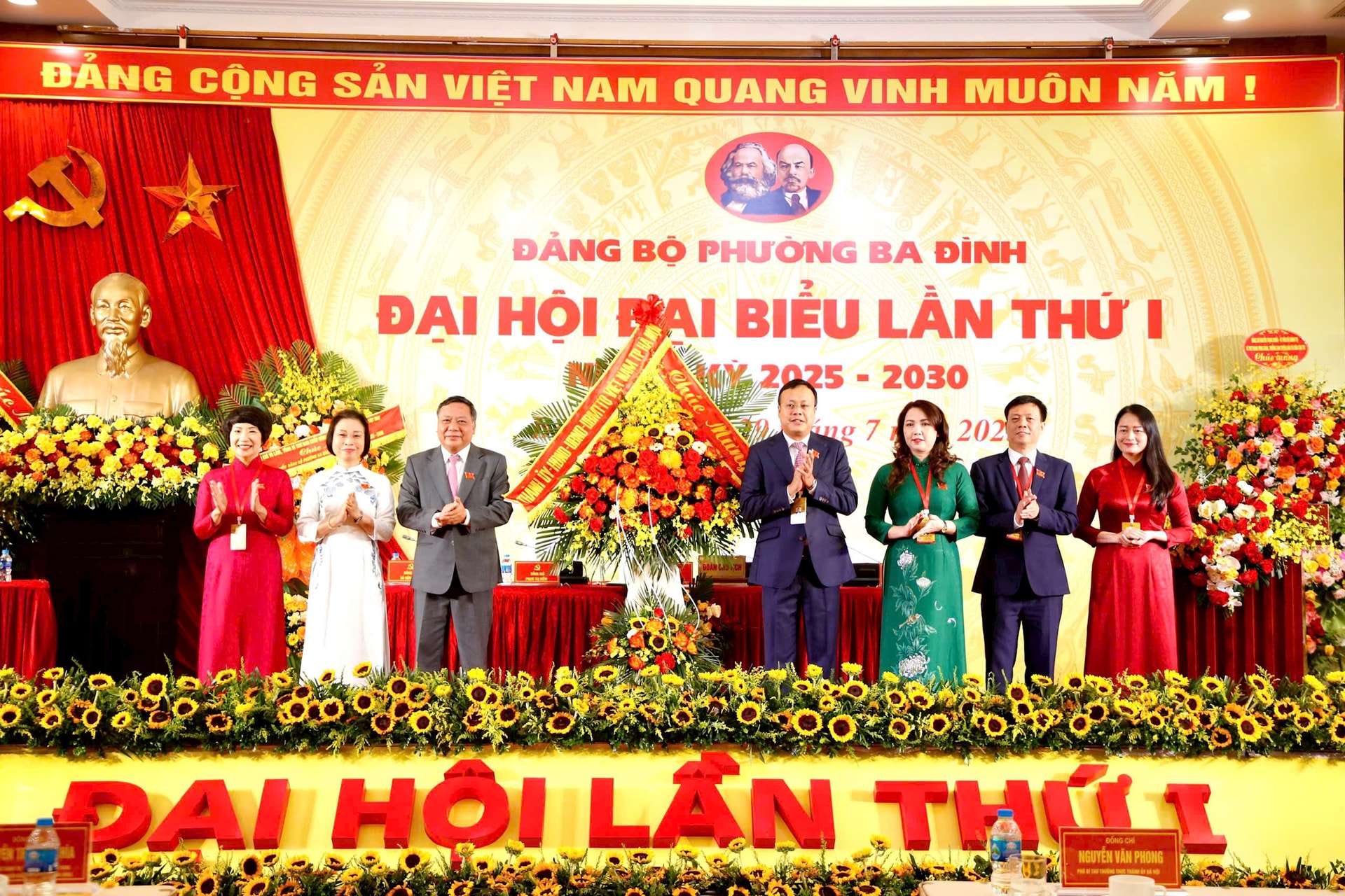 Xây dựng và phát triển phường Ba Đình thực sự trở thành đầu tàu, đơn vị kiểu mẫu của Thủ đô- Ảnh 2.