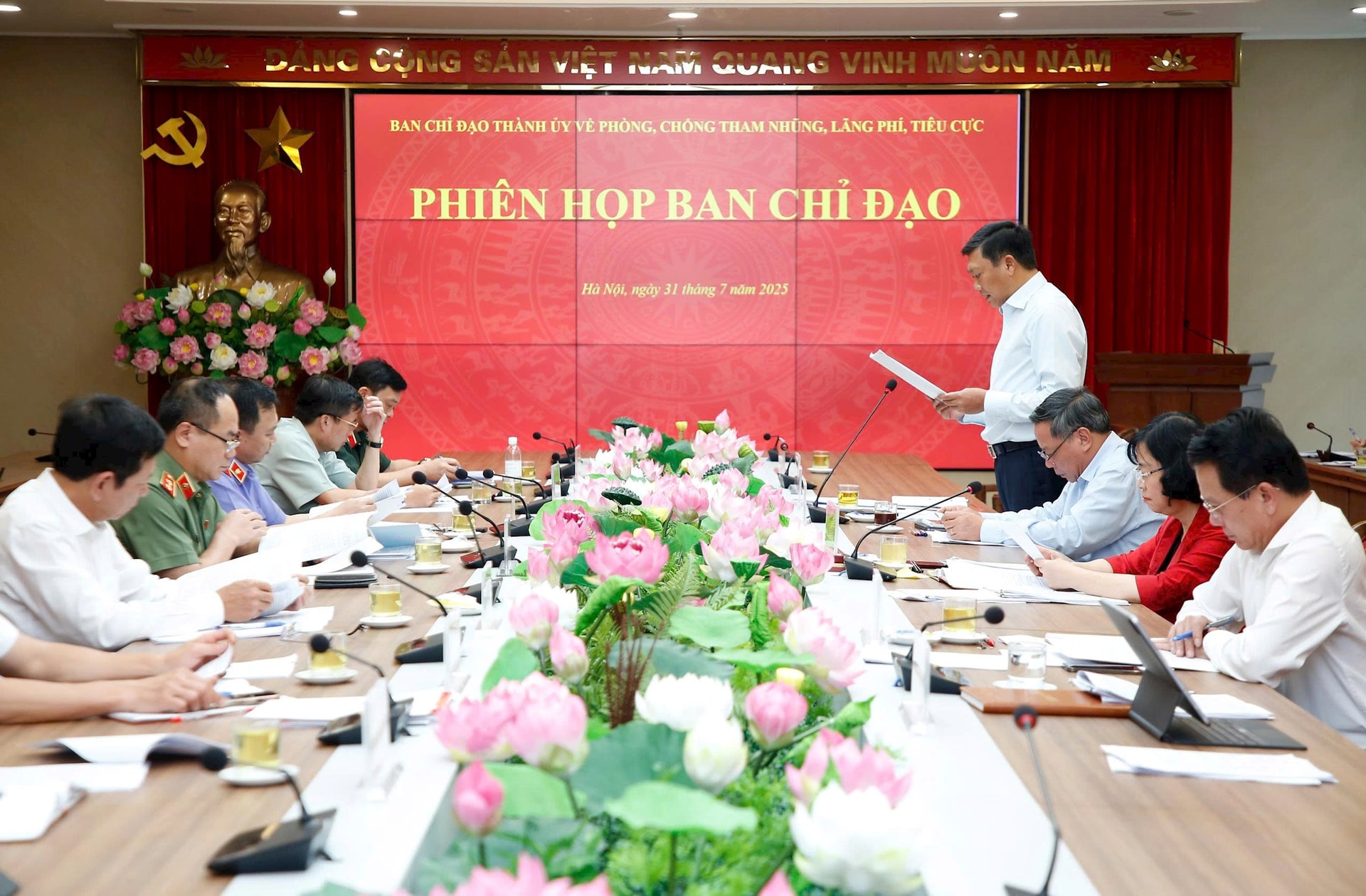 Đẩy nhanh tiến độ xử lý, giải quyết các vụ án, vụ việc về tham nhũng, tiêu cực- Ảnh 2.