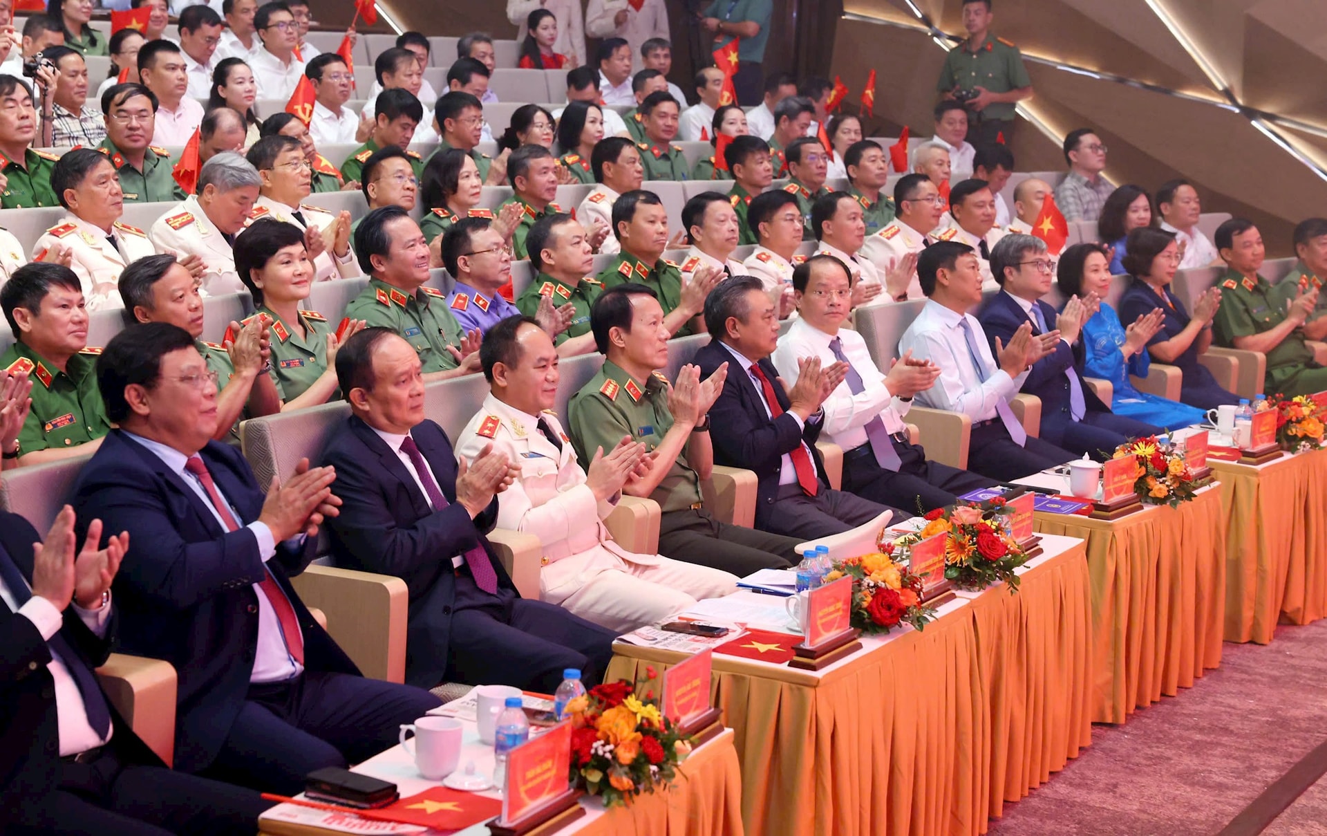 Xây dựng lực lượng Công an Thủ đô thực sự tinh nhuệ, hiện đại, vì nhân dân phục vụ- Ảnh 1.