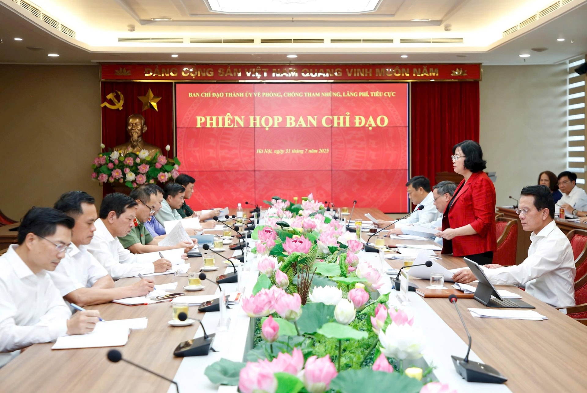 Đẩy nhanh tiến độ xử lý, giải quyết các vụ án, vụ việc về tham nhũng, tiêu cực- Ảnh 1.