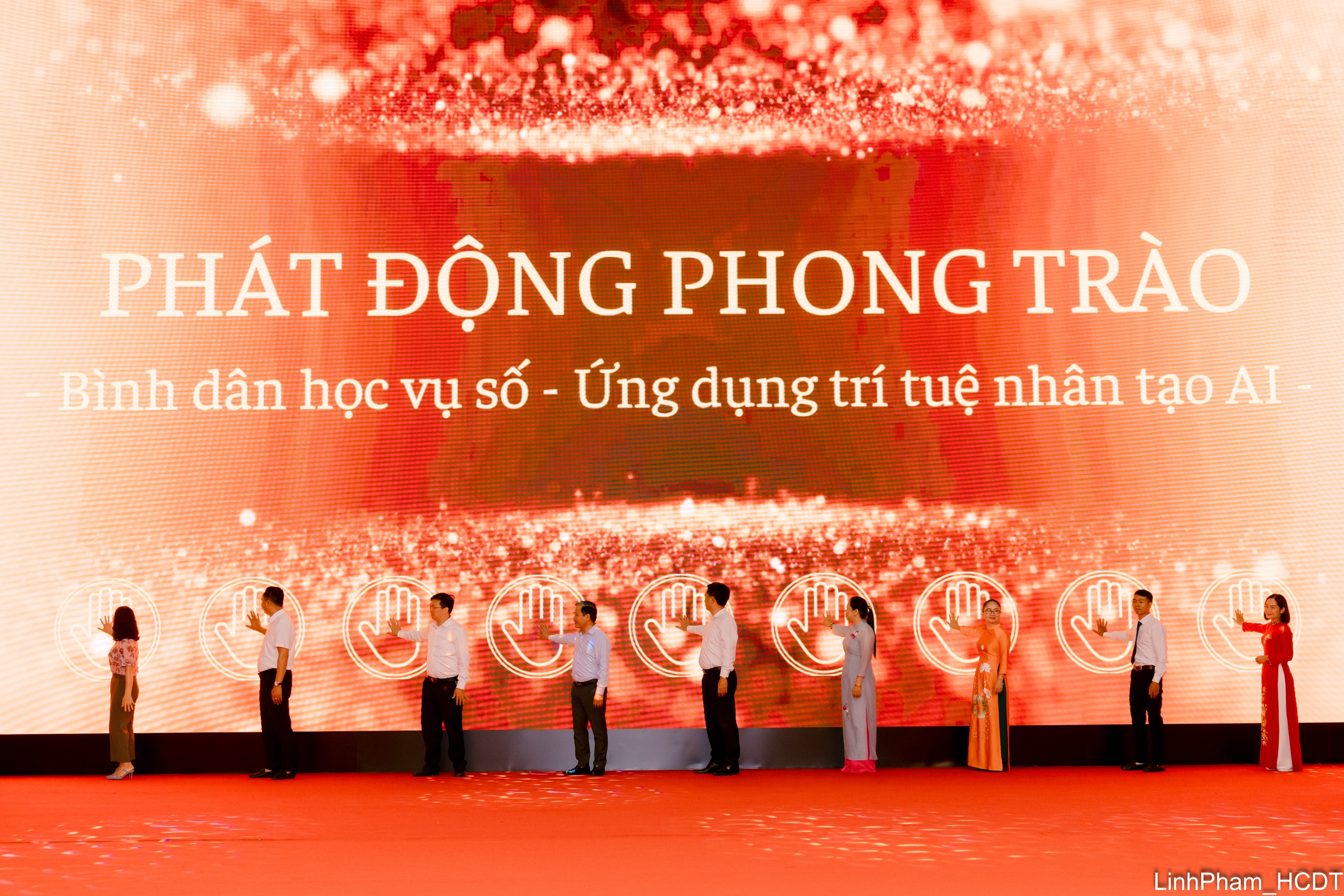 ドンアンコミューンは、首都および全国の「すべての人にデジタル教育を」運動の明るい兆しとなることを目指しています - 写真5。 Xã Đông Anh phấn đấu trở thành điểm sáng trong phong trào “Bình dân học vụ số” của Thủ đô và cả nước- Ảnh 5.