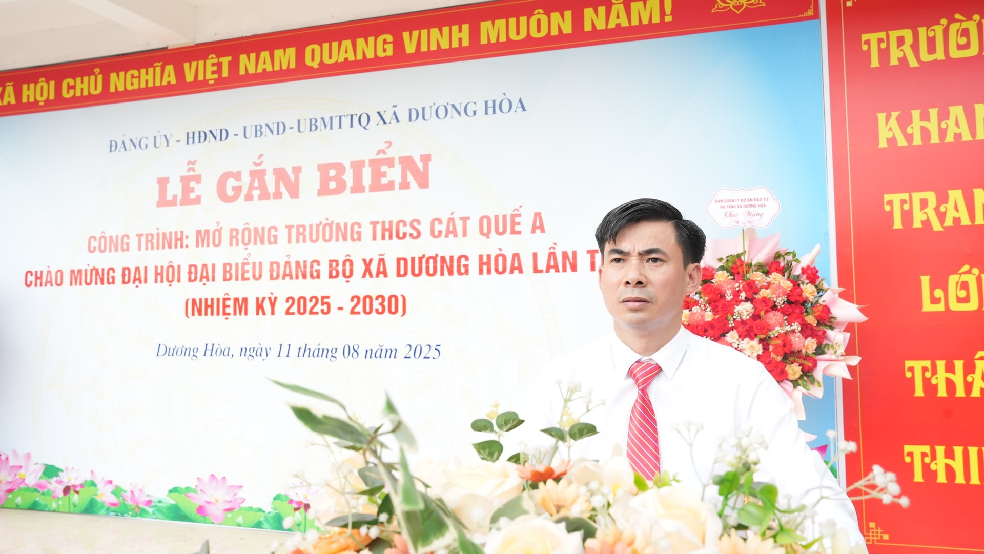 Xã Dương Hòa gắn biển công trình chào mừng Đại hội đại biểu Đảng bộ xã lần thứ I- Ảnh 3.