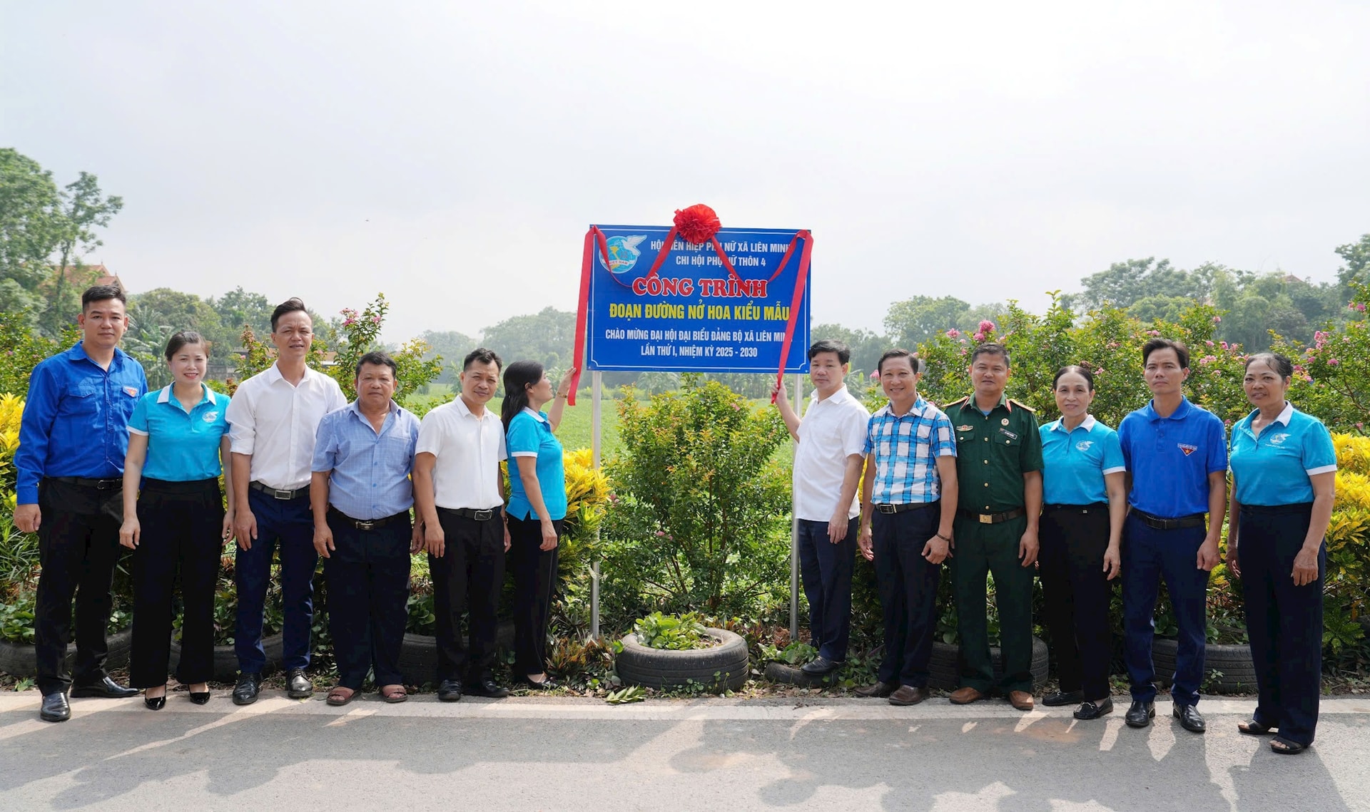 Xã Liên Minh gắn biển nhiều công trình, mô hình, phần việc chào mừng Đại hội đại biểu Đảng bộ xã lần thứ I- Ảnh 4.