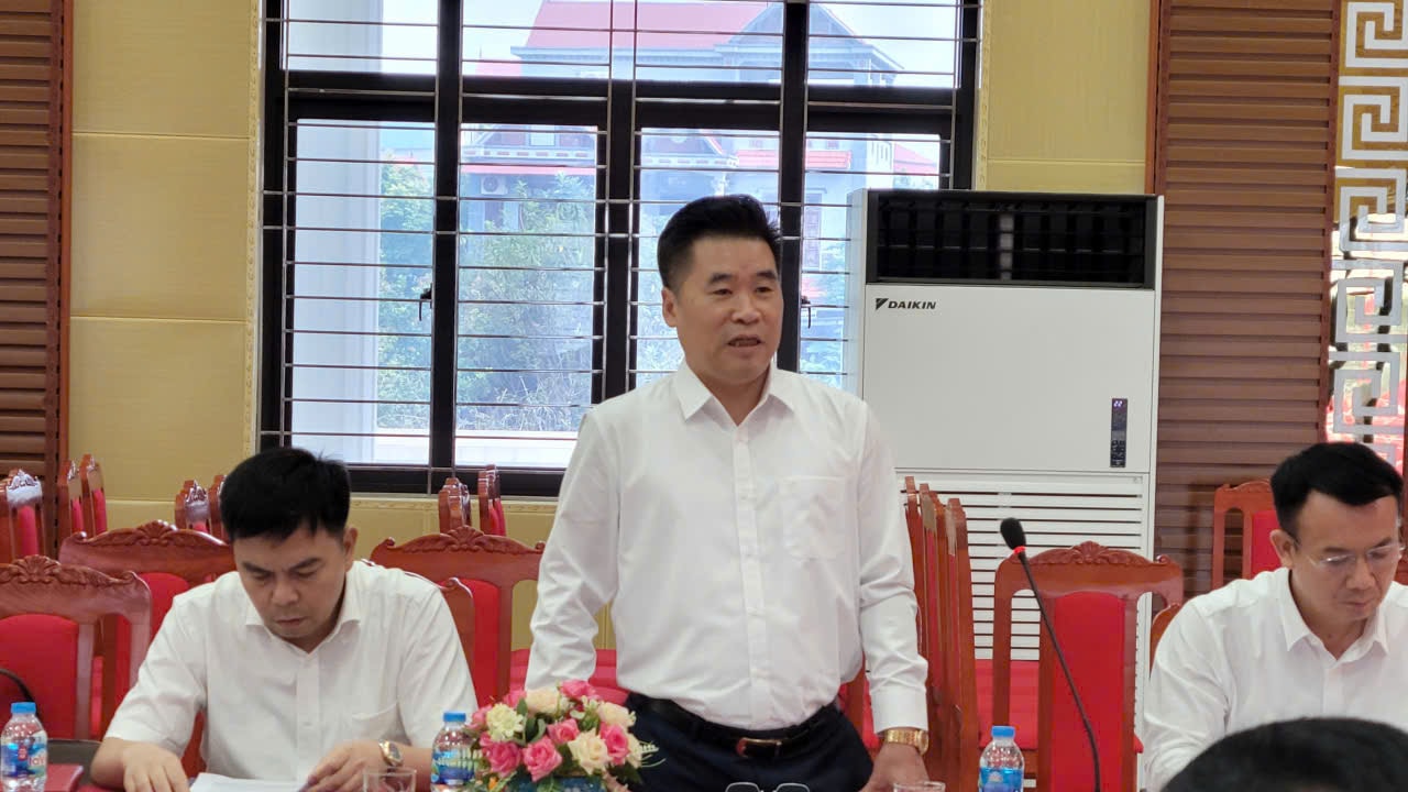 Phó Chủ tịch UBND Thành phố Nguyễn Mạnh Quyền chỉ đạo tháo gỡ nhiều khó khăn, vướng mắc tại xã Hát Môn- Ảnh 2.