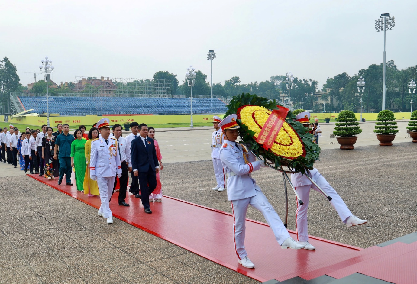 Đảng bộ, chính quyền và nhân dân phường Xuân Đỉnh báo công dâng Bác- Ảnh 1.