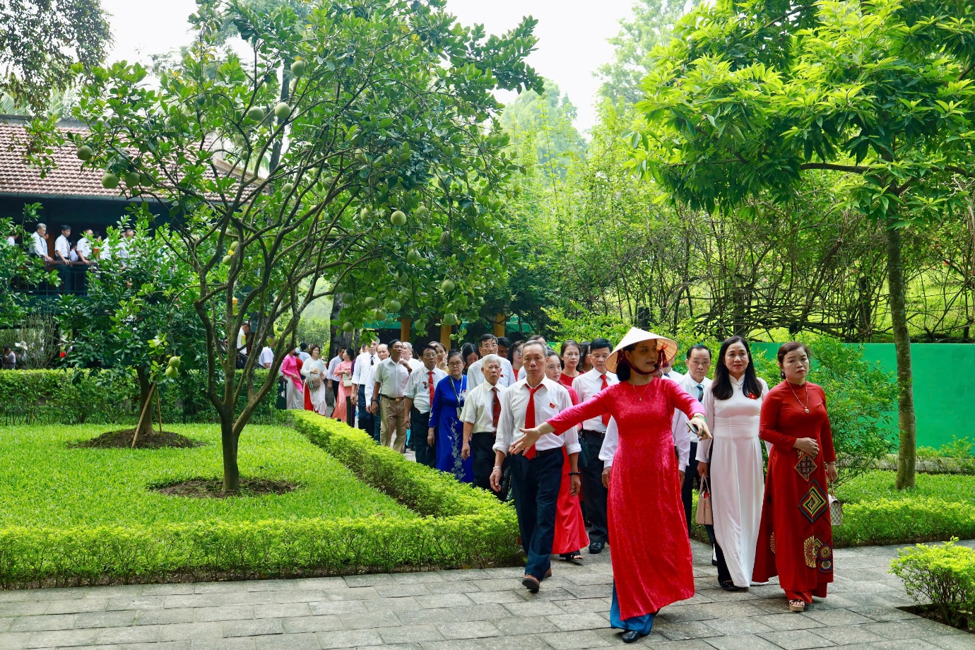 Đảng bộ, chính quyền và nhân dân phường Xuân Đỉnh báo công dâng Bác- Ảnh 4.