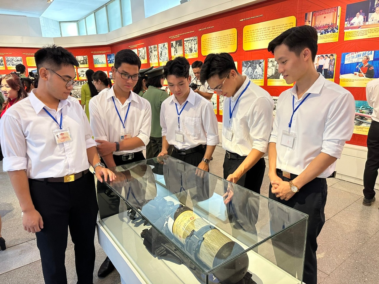 Triển lãm “Công an nhân dân - 80 năm khắc ghi lời Bác”- Ảnh 5.