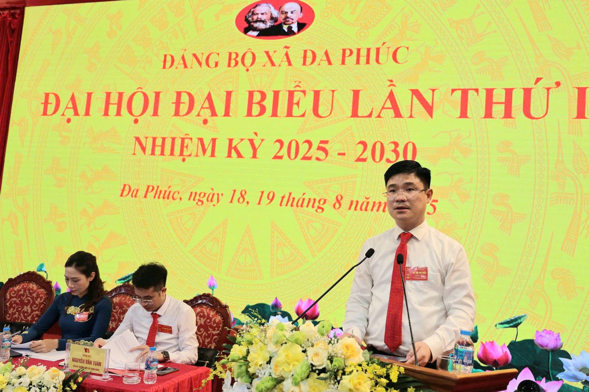 Jawatankuasa Parti Komune Da Phuc untuk penggal 2025-2030: Solidariti - Terobosan - Pembangunan mampan - Foto 2. Đảng bộ xã Đa Phúc nhiệm kỳ 2025-2030: Đoàn kết - Đột phá - Phát triển bền vững- Ảnh 2.