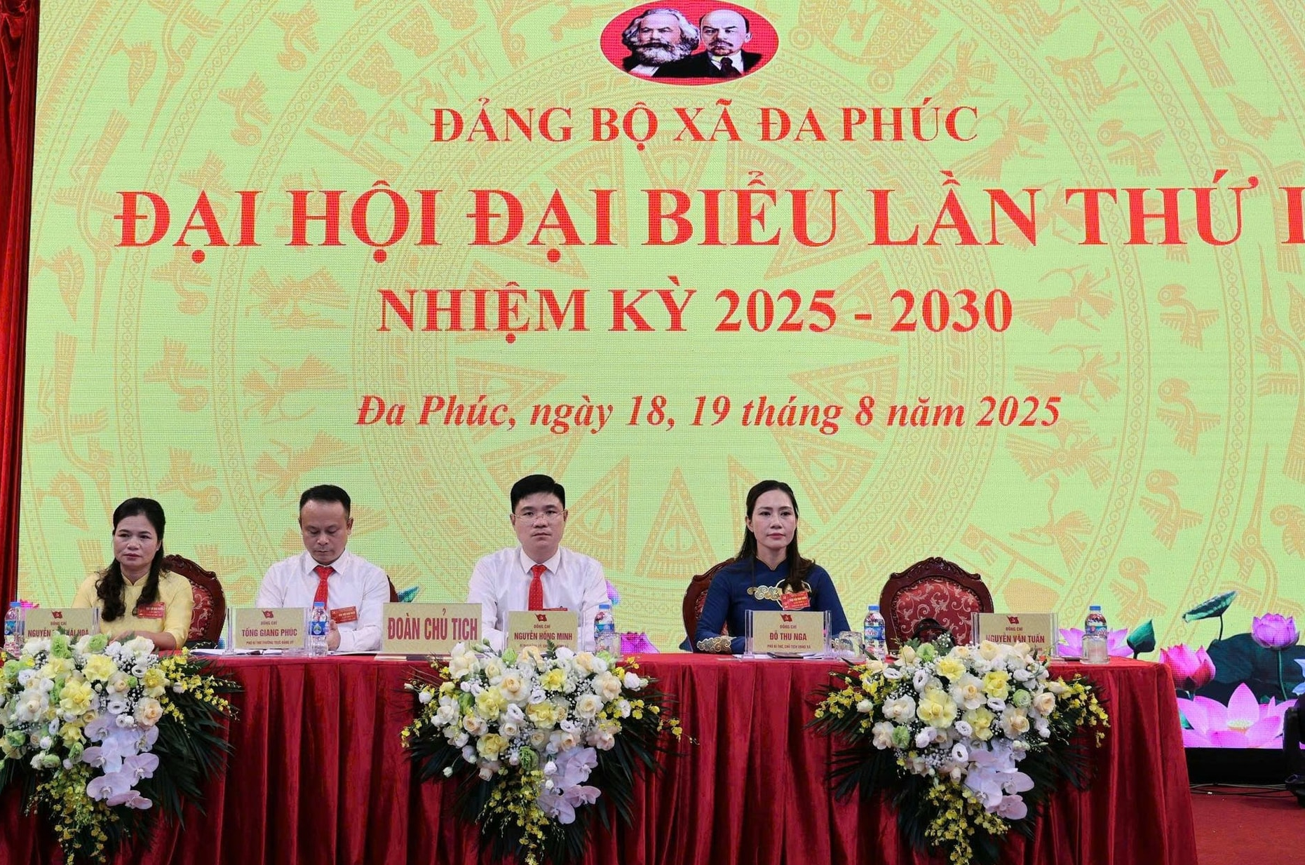 Jawatankuasa Parti Komune Da Phuc untuk penggal 2025-2030: Solidariti - Terobosan - Pembangunan mampan - Foto 1. Đảng bộ xã Đa Phúc nhiệm kỳ 2025-2030: Đoàn kết - Đột phá - Phát triển bền vững- Ảnh 1.
