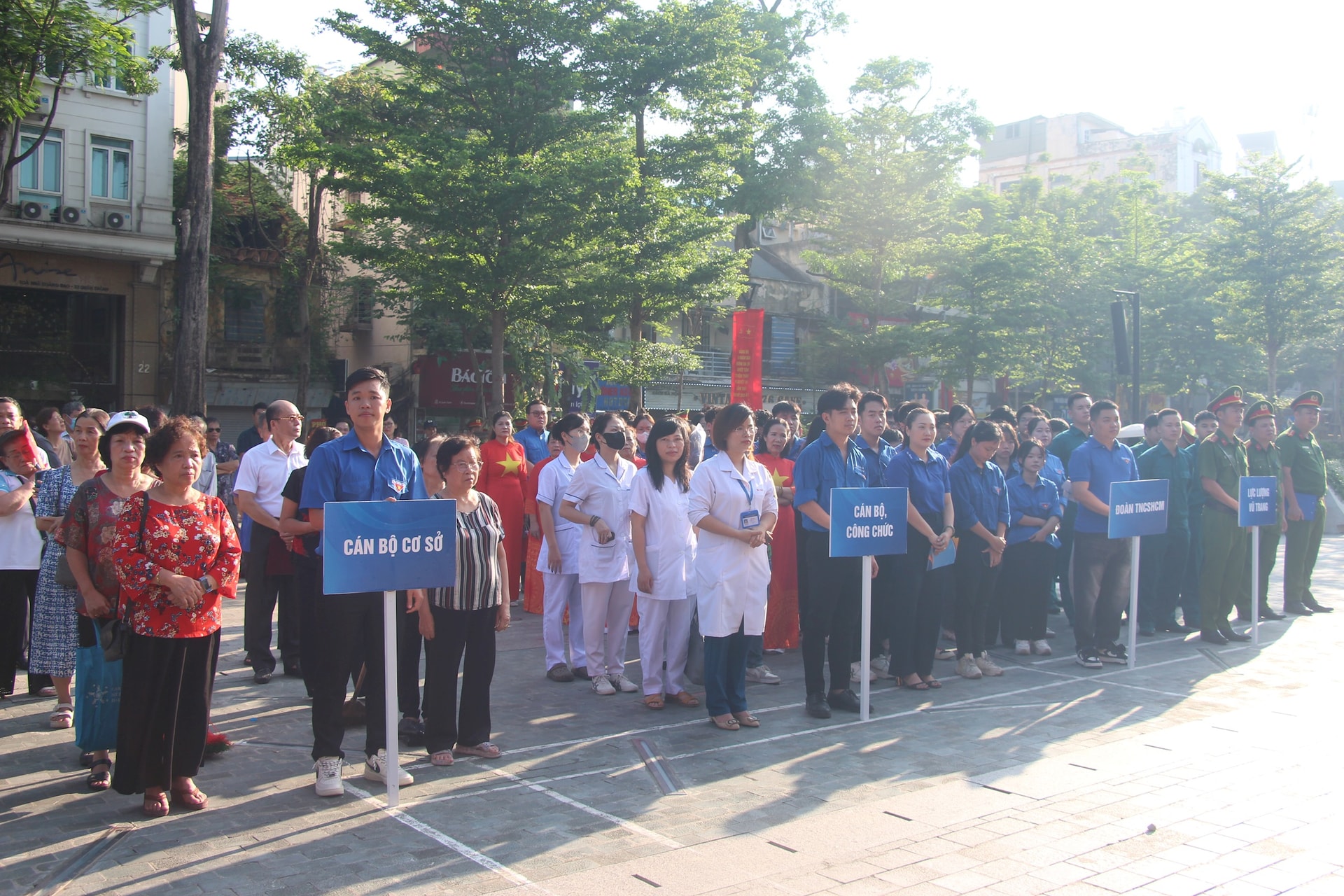 Các phường Giảng Võ, Ngọc Hà, Ba Đình đồng loạt ra quân tổng vệ sinh môi trường- Ảnh 7.