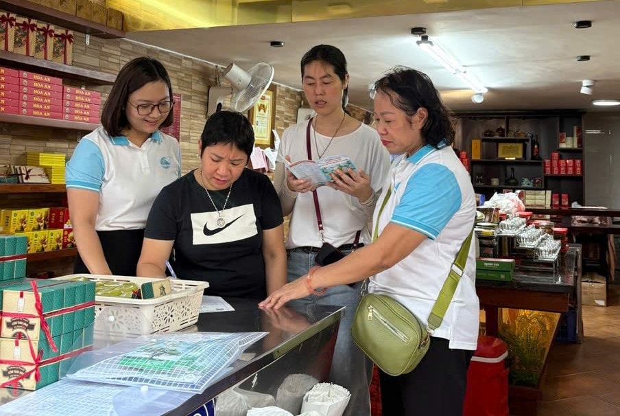 Các phường Giảng Võ, Ngọc Hà, Ba Đình đồng loạt ra quân tổng vệ sinh môi trường- Ảnh 8.