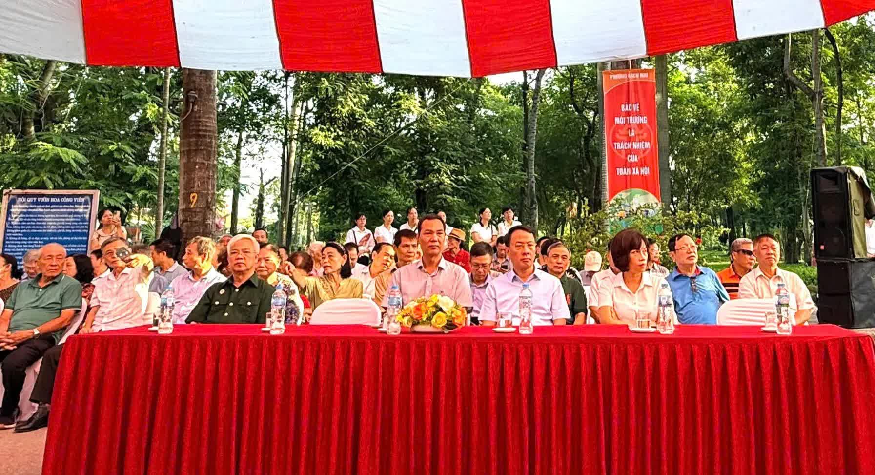 Phường Bạch Mai: Duy trì tổng vệ sinh môi trường định kỳ, thường xuyên- Ảnh 1.