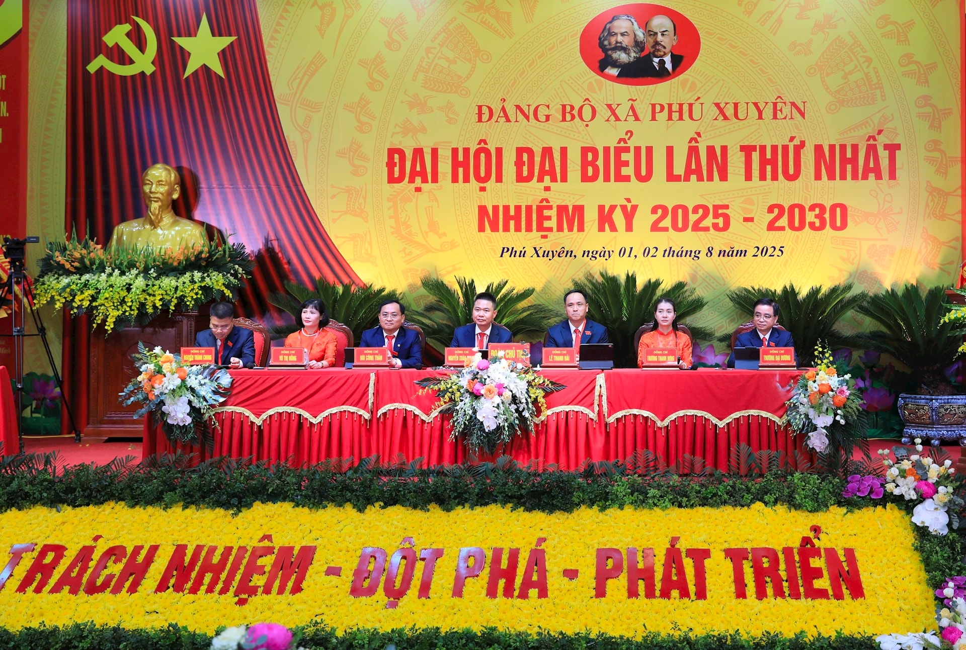 Xã Phú Xuyên phát huy thế mạnh, gắn kết chặt chẽ phát triển công nghiệp văn hóa, du lịch và làng nghề- Ảnh 2.