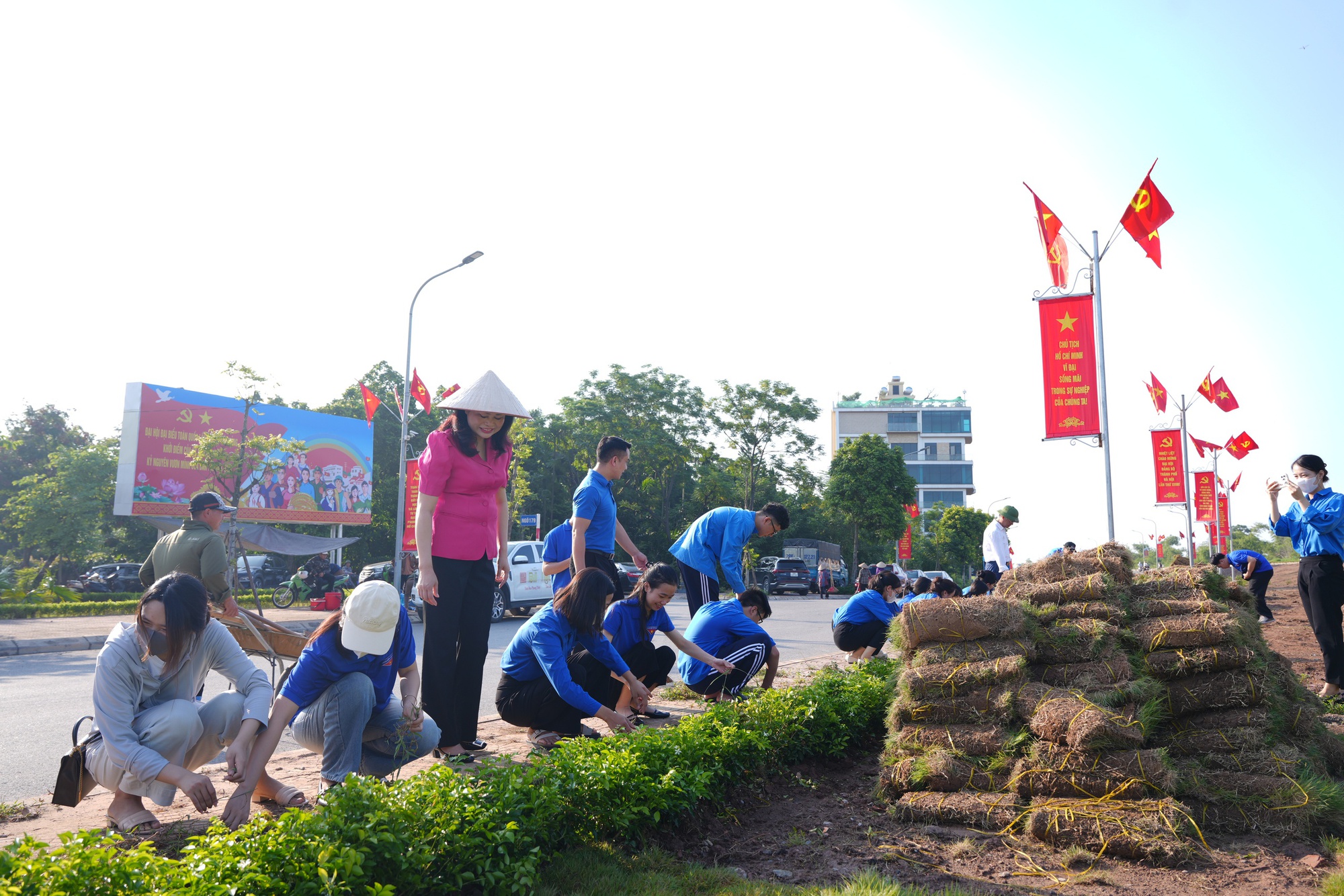 Xã Phù Đổng: Đưa việc làm sạch, đẹp môi trường sống thành việc làm thường xuyên- Ảnh 3.