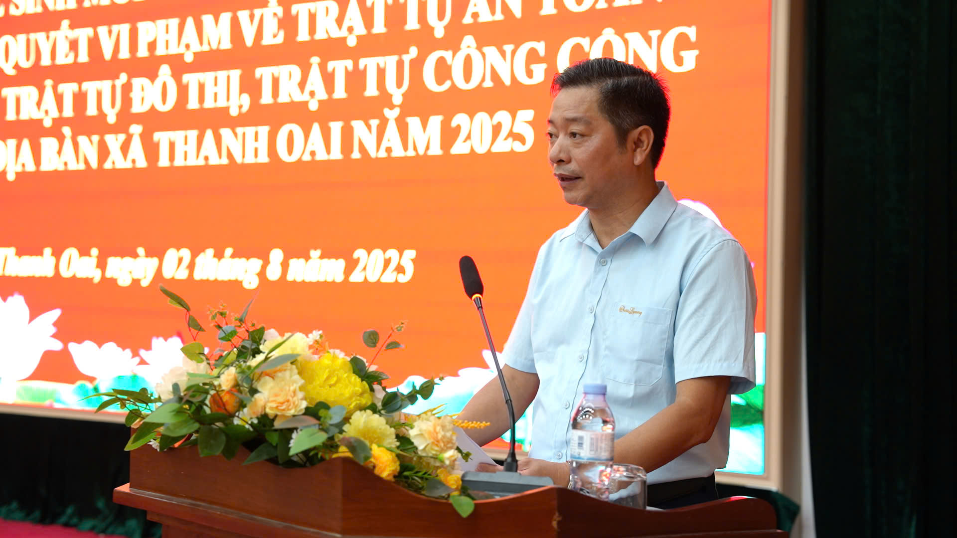 Xã Thanh Oai ra quân xử lý vi phạm an toàn giao thông, trật tự đô thị và vệ sinh môi trường- Ảnh 2.