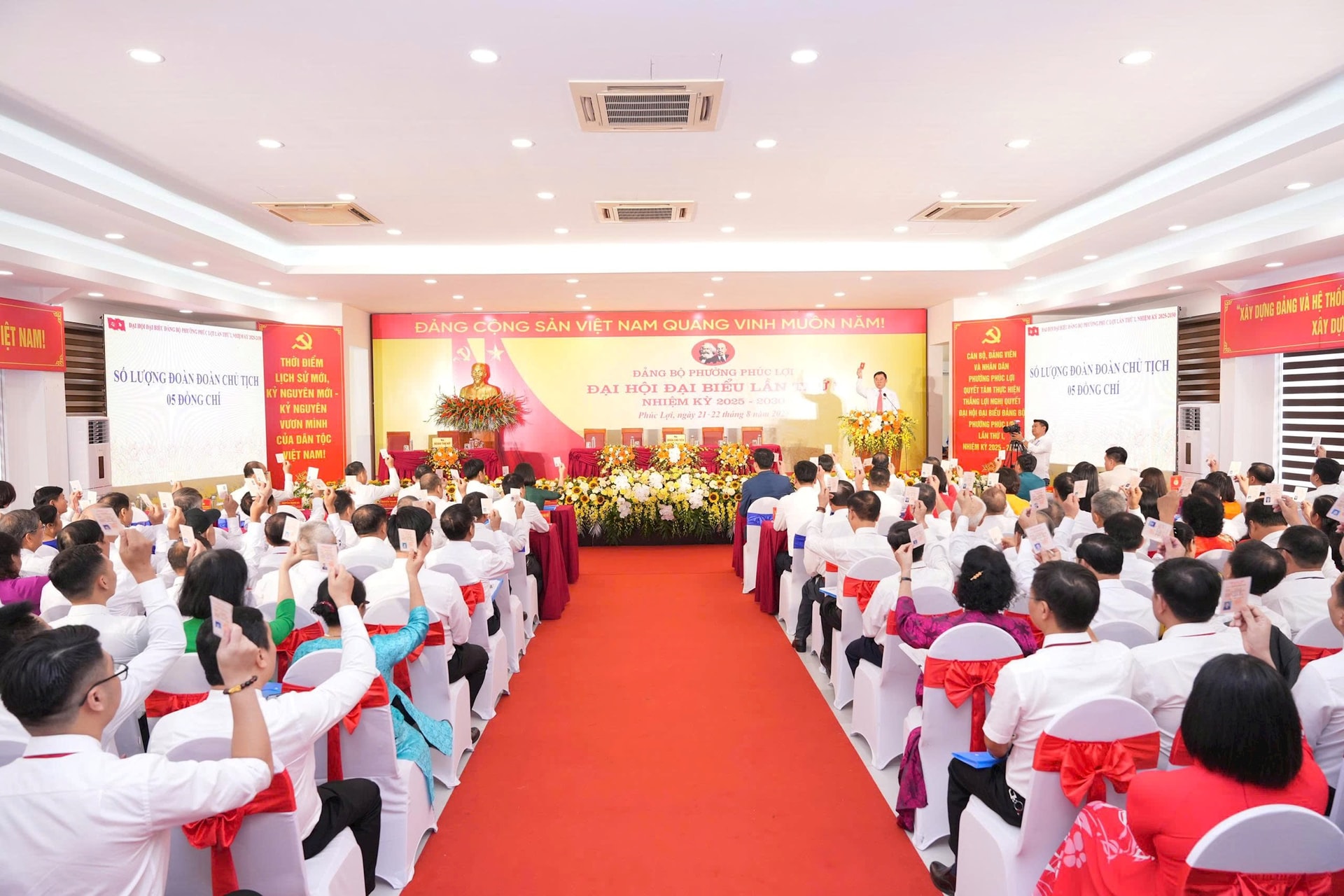 168 đại biểu dự Đại hội Đảng bộ phường Phúc Lợi lần thứ I- Ảnh 1.