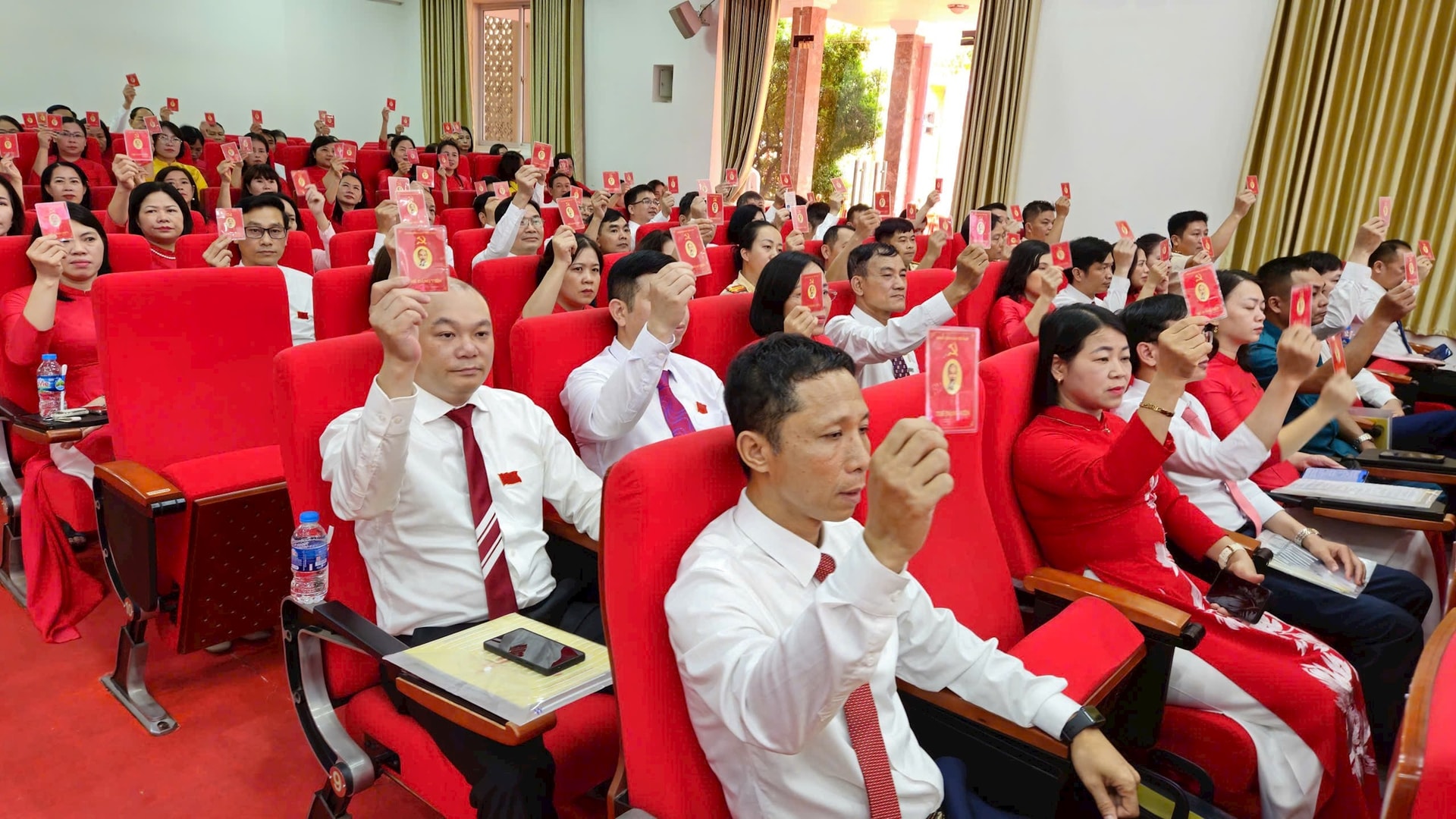 Tạo nhiều đột phá mới, xây dựng phường Tùng Thiện ngày càng giàu đẹp, văn minh- Ảnh 5.