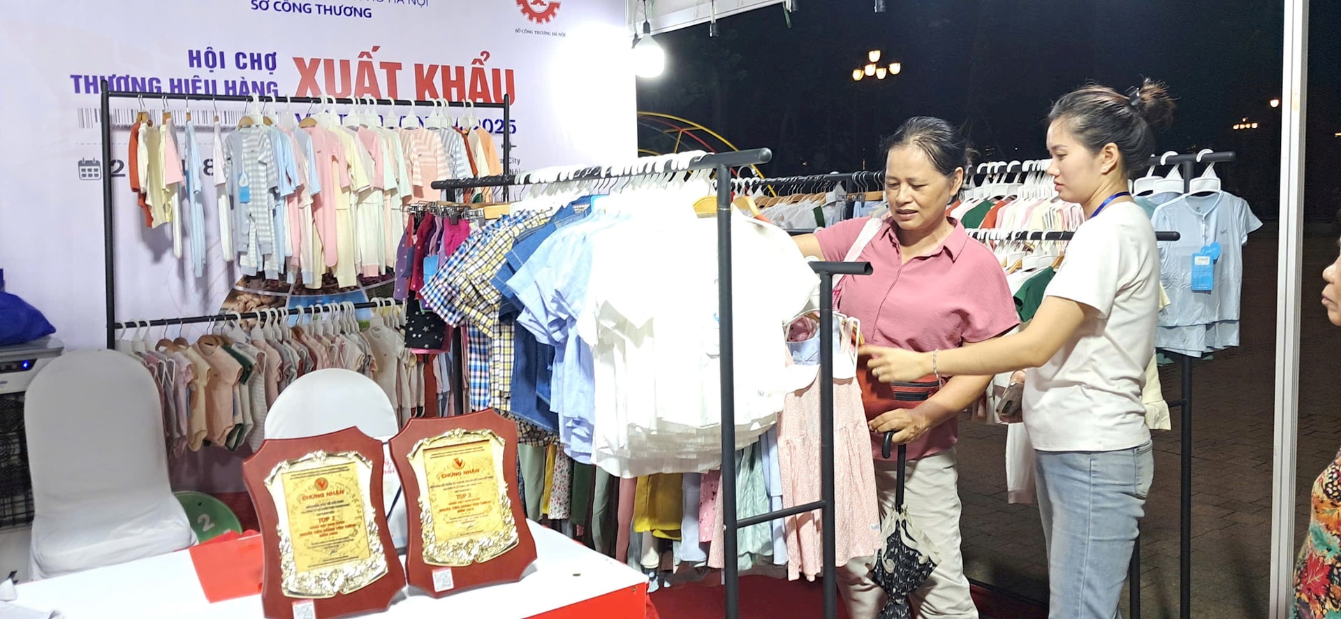 Khai mạc Hội chợ thương hiệu hàng xuất khẩu Việt Nam năm 2025- Ảnh 3.