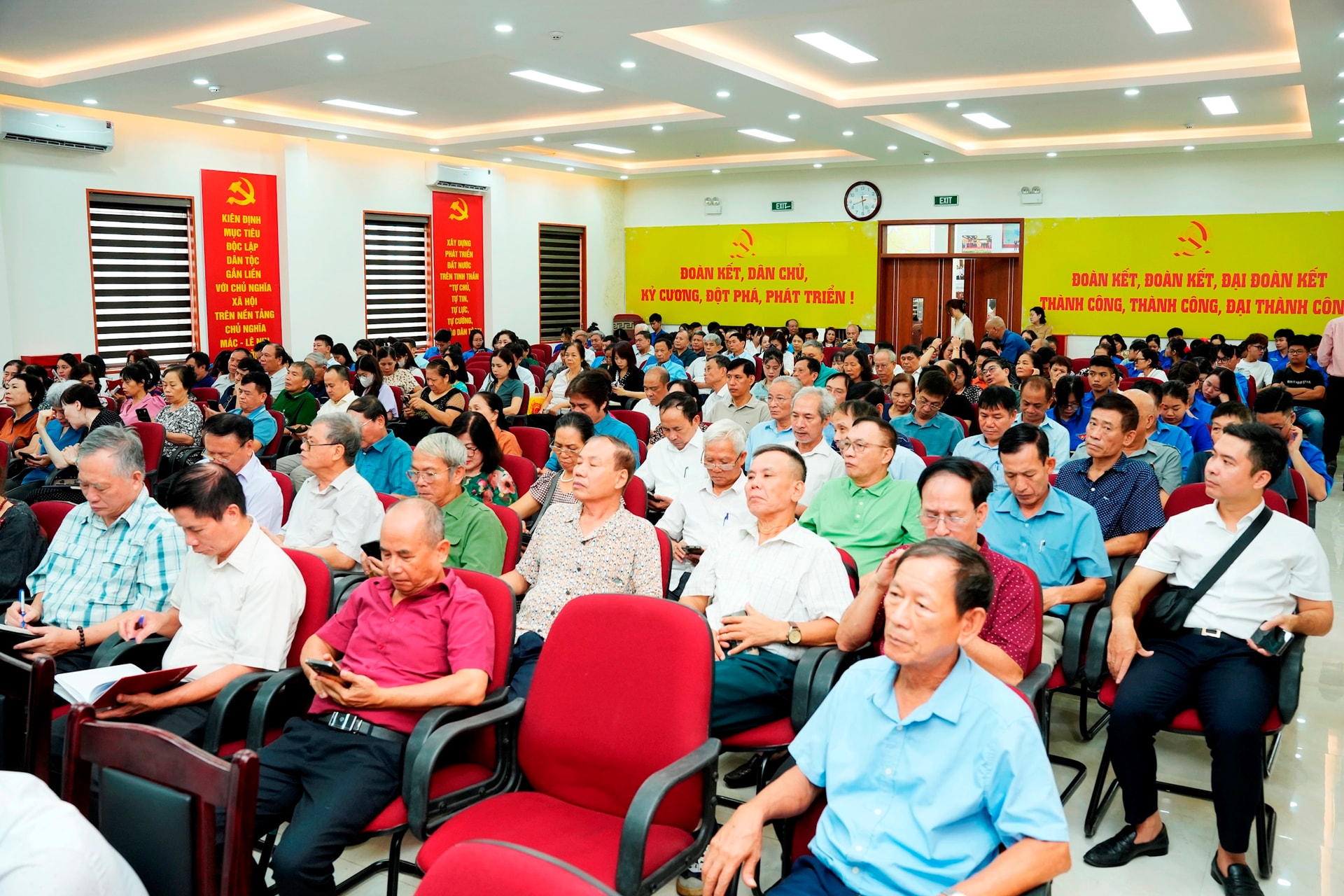 Phường Định Công với mục tiêu mỗi công dân thực sự là công dân số- Ảnh 2.