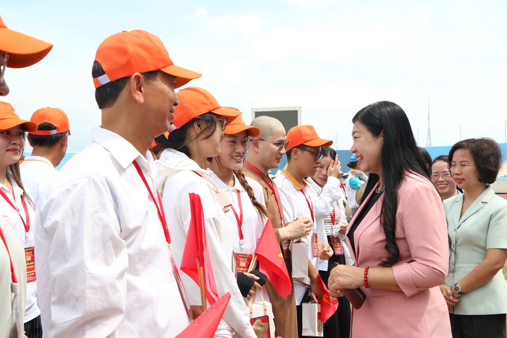 Chủ tịch Ủy ban MTTQ Việt Nam Thành phố thăm, động viên khối tham gia diễu hành A80- Ảnh 2.