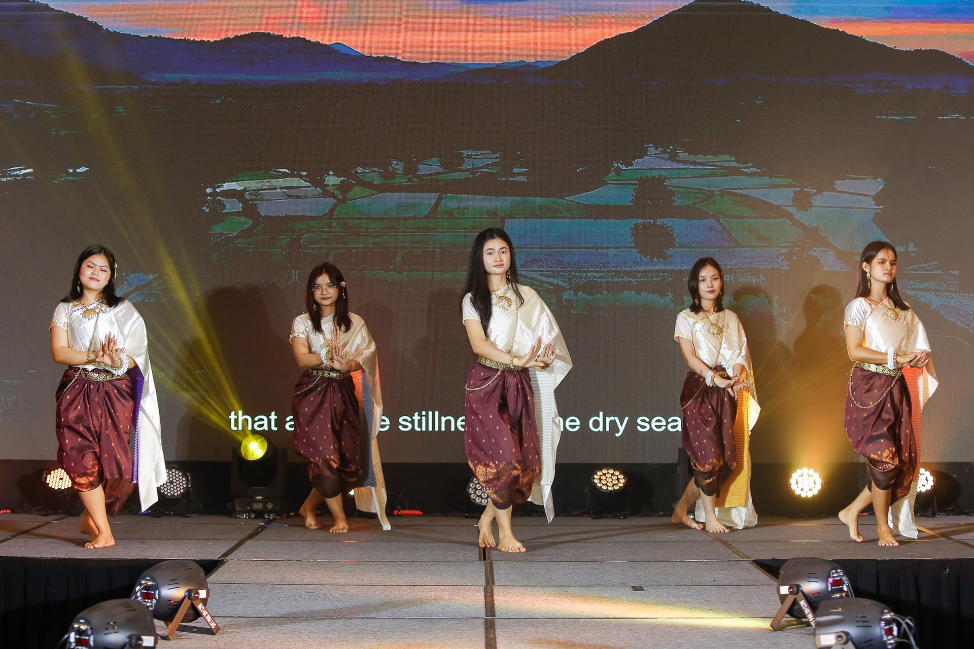 Rực rỡ sắc màu giao lưu hữu nghị ASEAN- Ảnh 5.