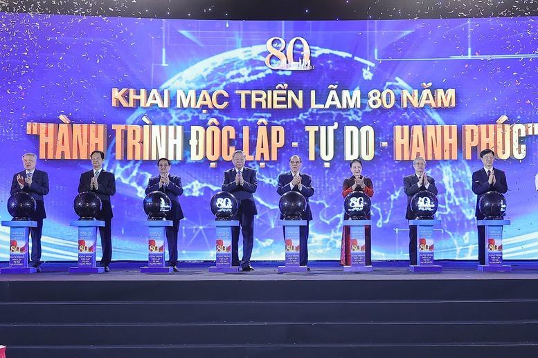 Khai mạc Triển lãm thành tựu đất nước “80 năm hành trình Độc lập - Tự do - Hạnh phúc”- Ảnh 3.