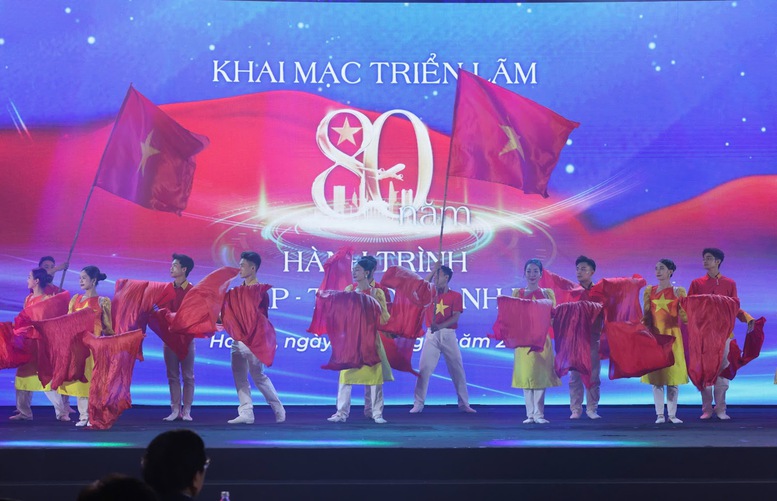 Khai mạc Triển lãm thành tựu đất nước “80 năm hành trình Độc lập - Tự do - Hạnh phúc”- Ảnh 6.