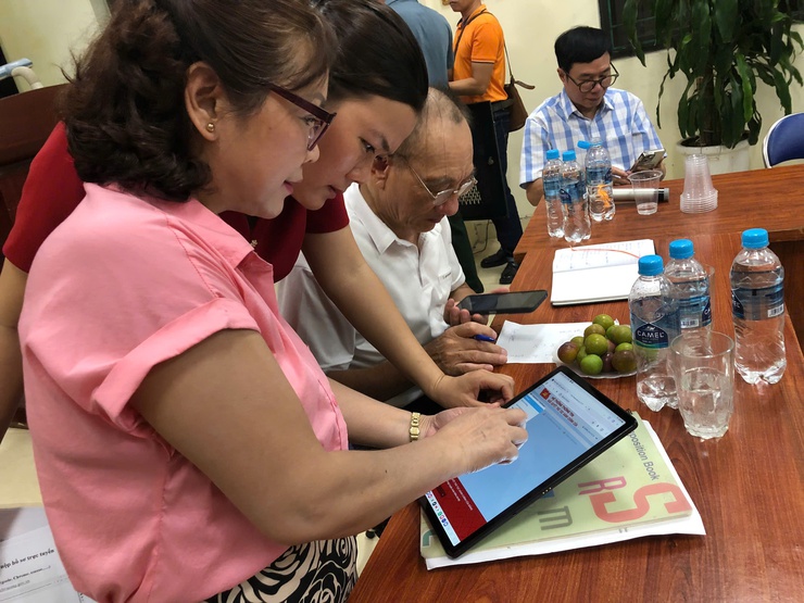 Xã Phù Đổng triển khai chiến dịch“45 ngày đêm ra quân hỗ trợ hoạt động chuyển đổi số tại các thôn TDP trong giai đoạn đầu vận hành mô hình chính quyền địa phương hai cấp”- Ảnh 7.