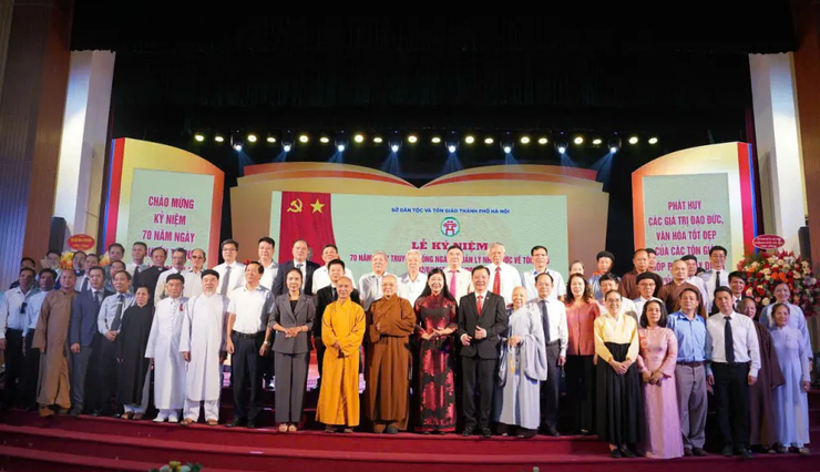Hanoi marks 70 years of state management of religious affairs- Ảnh 1.