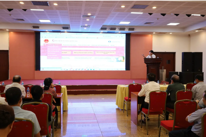 Phường Tây Hồ: phát động chương trình 45 ngày đêm hỗ trợ chuyển đổi số- Ảnh 1.