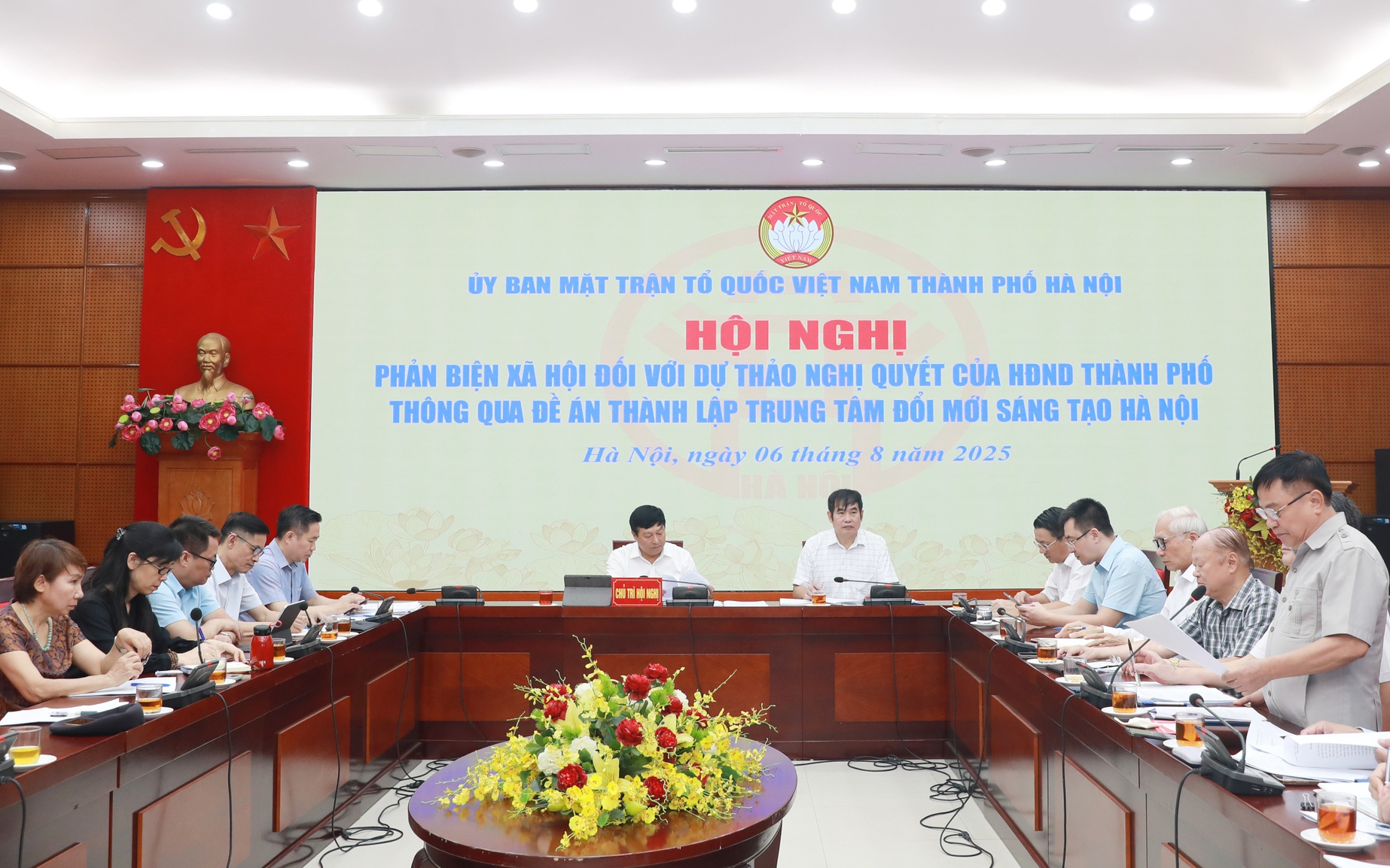 Các đại biểu tham dự Hội nghị phản biện