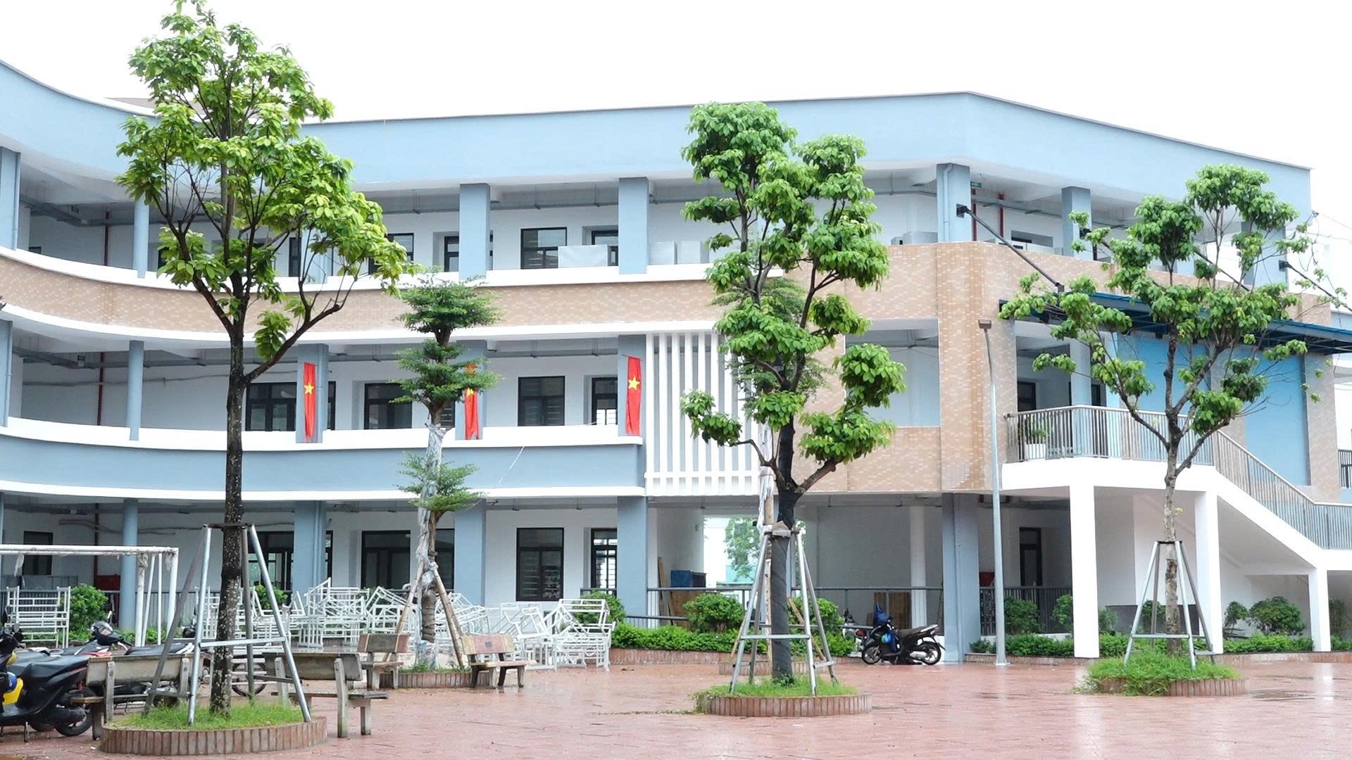 ប៊ិញមិញ៖ ដាក់ស្លាកសញ្ញានៅសាលាបឋមសិក្សា Binh Minh A ដើម្បីស្វាគមន៍មហាសន្និបាតលើកទី១ គណៈកម្មាធិការបក្សឃុំ - រូបថត ៤. Bình Minh: Gắn biển công trình Trường Tiểu học Bình Minh A chào mừng Đại hội đại biểu Đảng bộ xã lần thứ I- Ảnh 4.