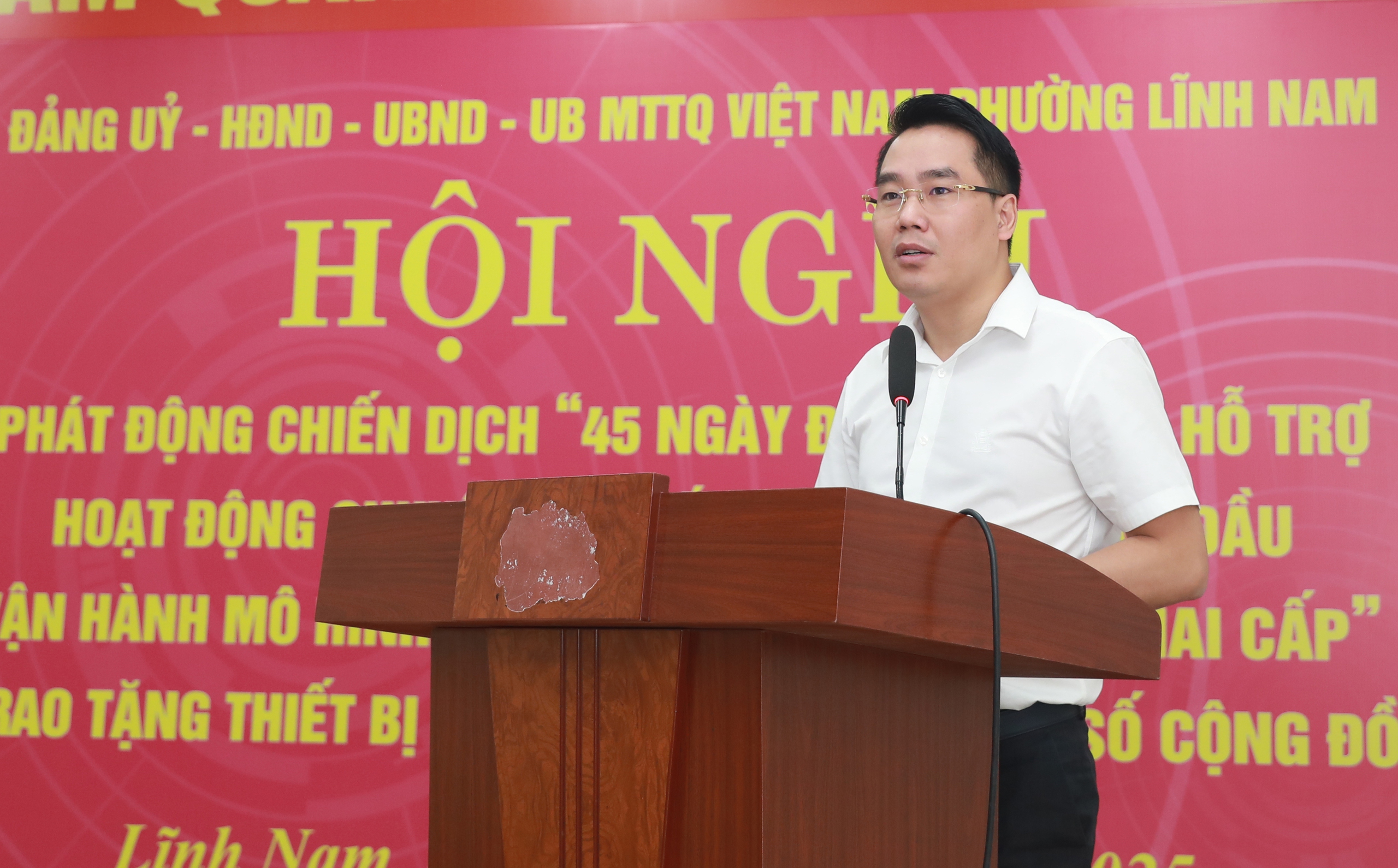 Linh Nam Ward: Spende von 10 Computersätzen zur Unterstützung von Wohngruppen bei der digitalen Transformation - Foto 6. Phường Lĩnh Nam: Trao tặng 10 bộ máy tính hỗ trợ Tổ dân phố phục vụ chuyển đổi số- Ảnh 6.
