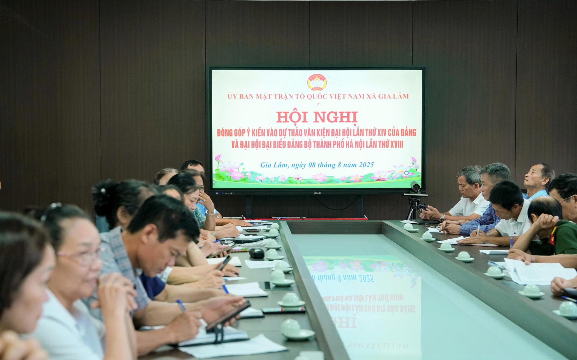 Các đại biểu xã Gia Lâm dự Hội nghị đóng góp ý kiến
